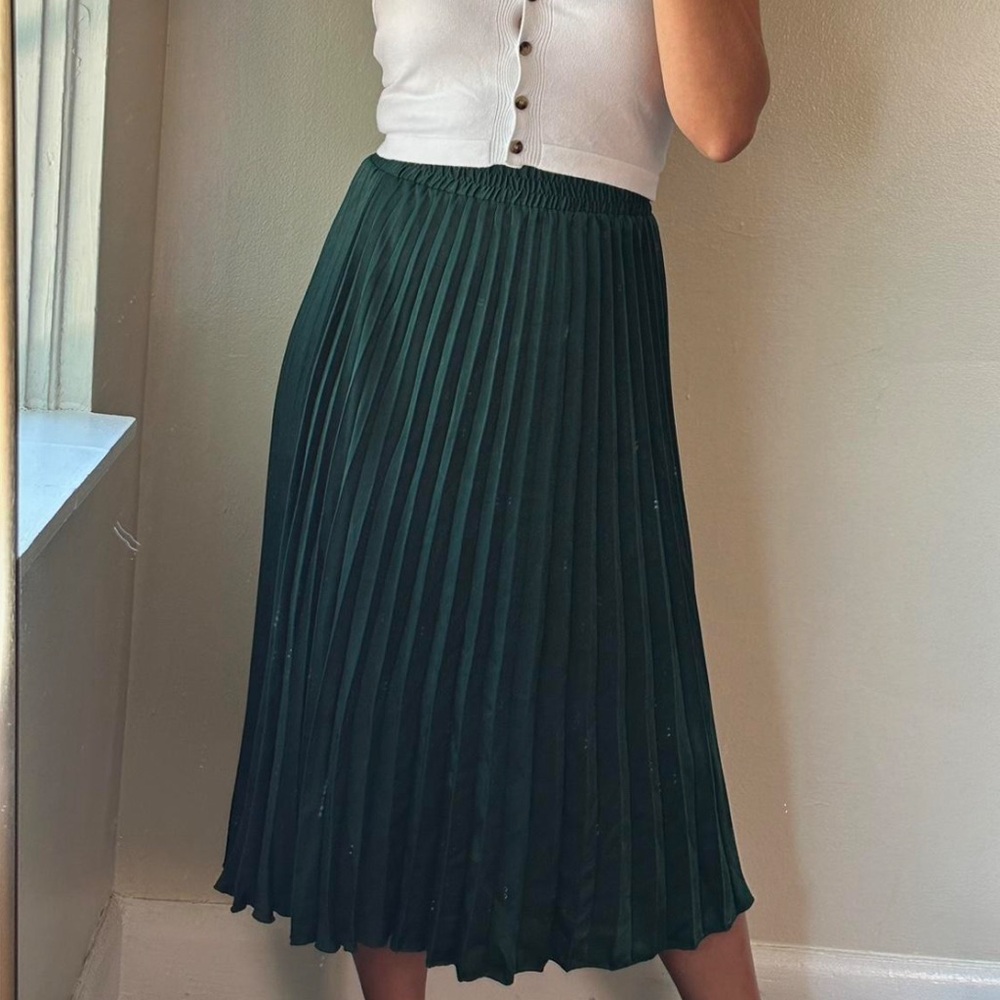 Max Studio Green Accordion Pleated Midi Skirt in Size Large